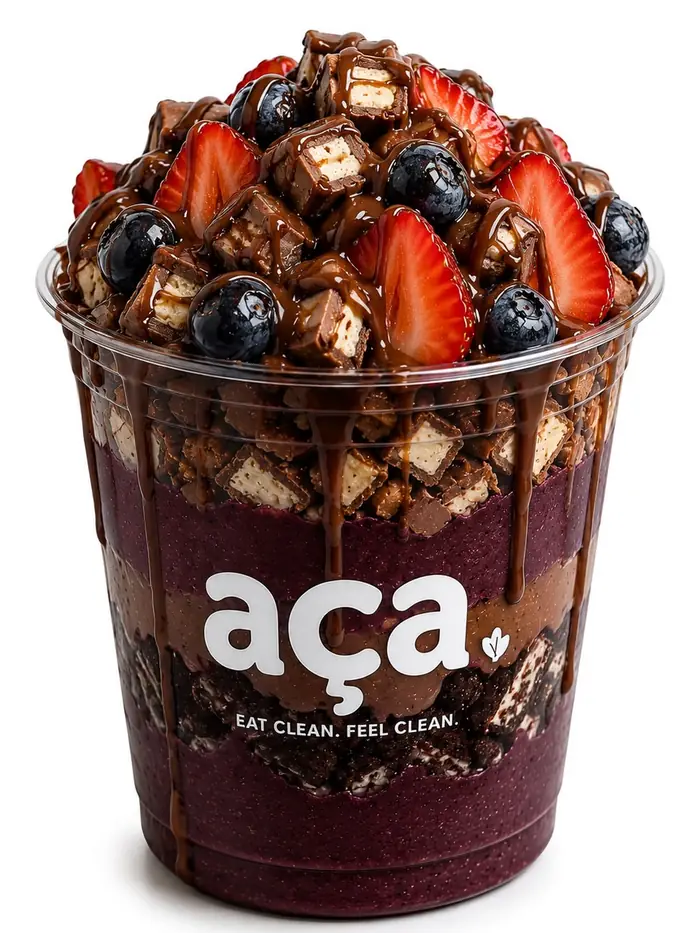 Triple Choc Açaí Bowl von aça Dresden